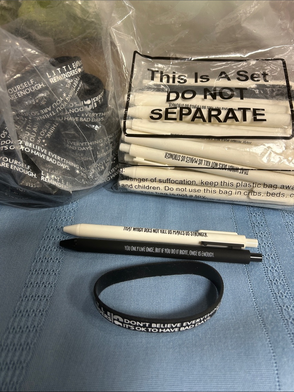 Black & White Motivational Pen and Wristband Set - Unbranded